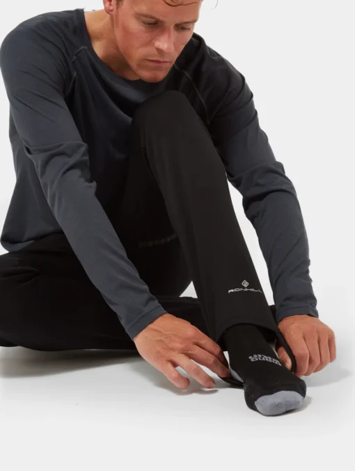 Ronhill Men's Core Trackster All Black closeup