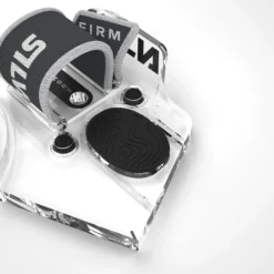 Simply slide the thumb plate on or off the baseplate