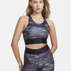 craft_CoreEssenceSportsTopW_Closeup1