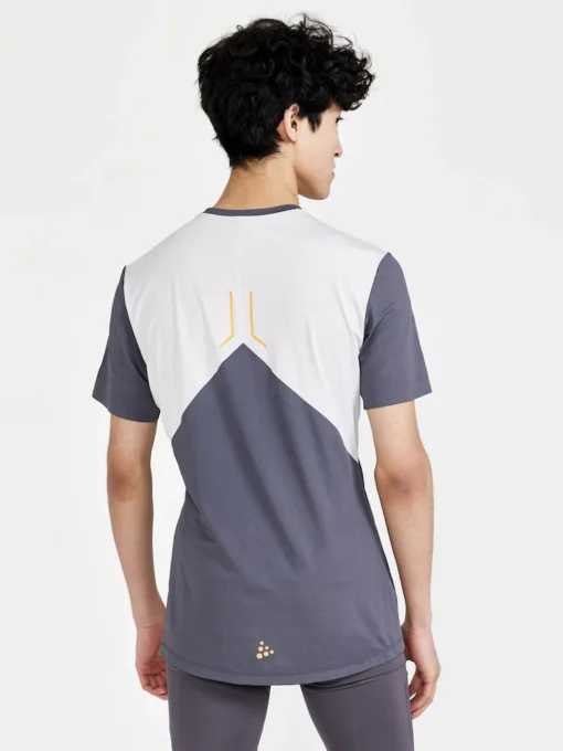 CRAFT PRO Hypervent Short Sleeve Tee Men - on the model back