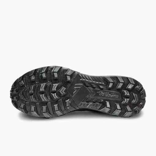 VJ Speedhiker - a fusion of a trail running and a hiking shoe - closeup