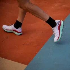 VJ Lightspeed ultralight trail running shoe - in action