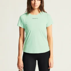craft Core Essence Short Sleeve Tee 2 women colour-plexi - front on the model