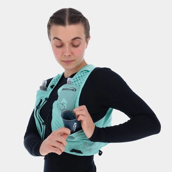 inov8-racepac8-1 - side detail close up