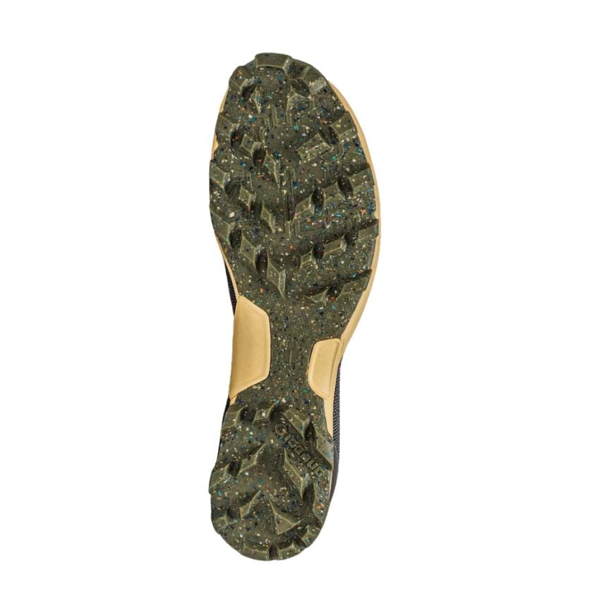 How to choose orienteering shoes in the UK. Rubber orienteering shoe outsole